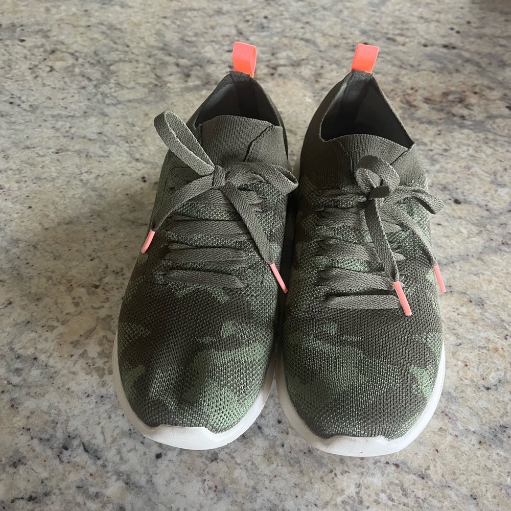 Skechers Camouflage Sneakers with Pink Logo